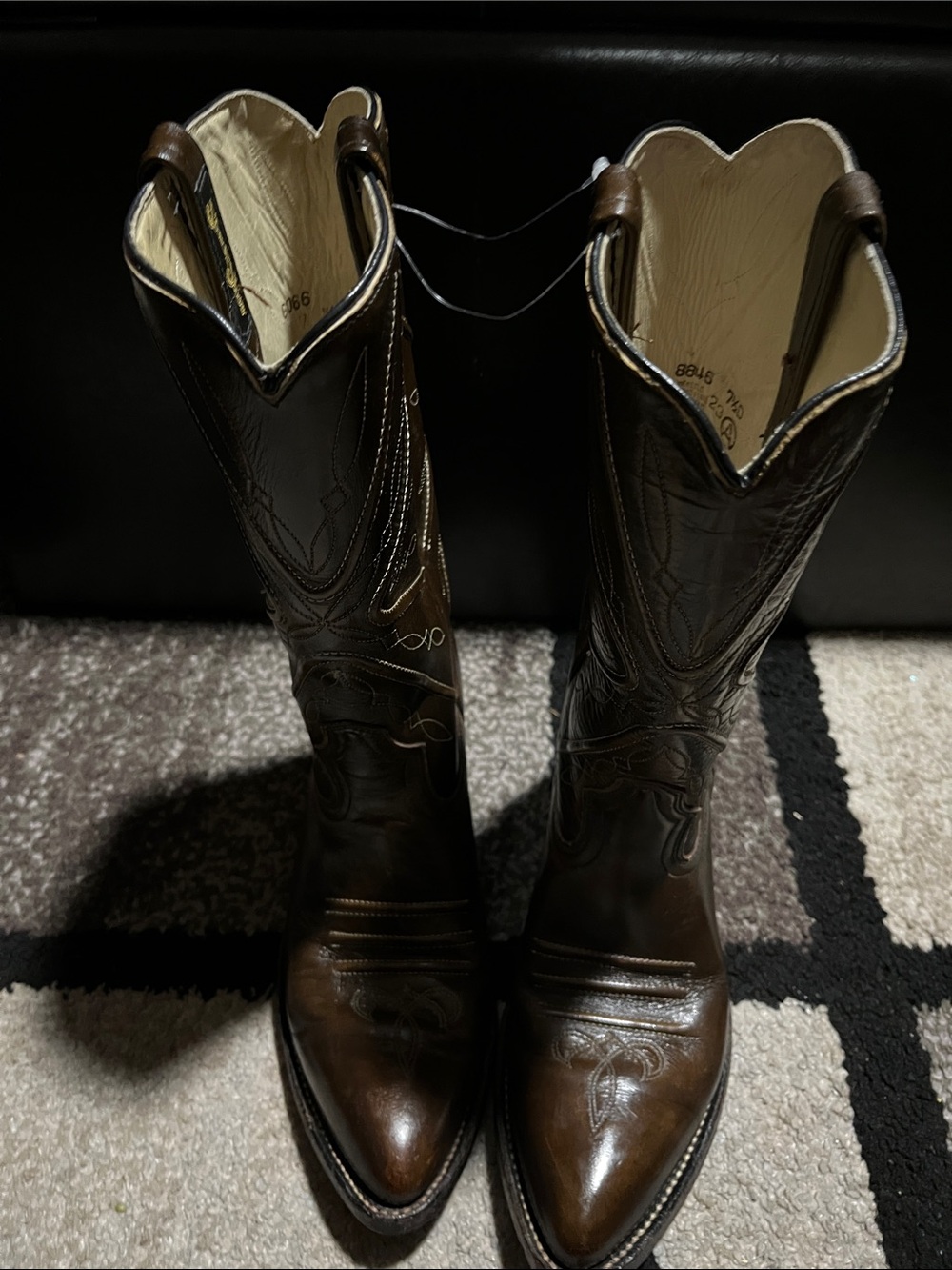 Stock Show women’s Brown Leather Western Cowboy Boots size 7.5 D. W is 7” L 12”.